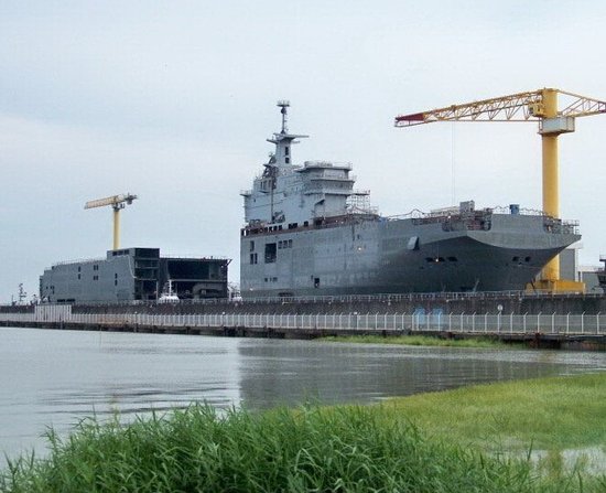 俄罗斯首艘西北风级两栖舰将于10月中旬下水