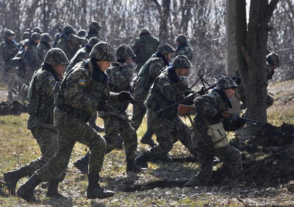 乌东部交火致数十人死亡 普京要求乌军停火