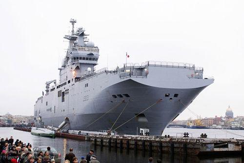 俄罗斯要求法国明确“西北风”两栖舰交付问题