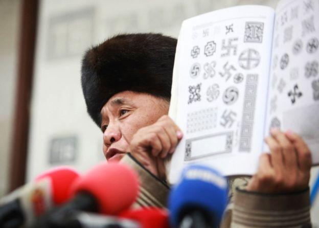 外媒：蒙古说唱歌手因穿纳粹符号服装被俄外交官殴打昏迷