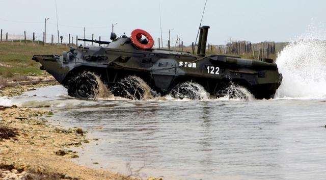 乌克兰能先发制人？克里米亚部署120多架俄军战机，还有战舰潜艇