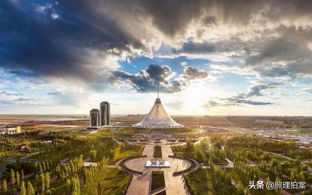 哈萨克斯坦从建国至今，为何俄罗斯族人越来越少，成了单主体民族