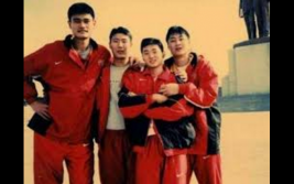 姚明王治郅对决史:王冠易主 中国篮球的黄金时代(图)