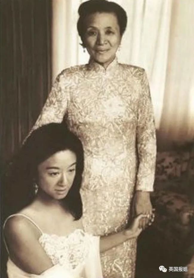 73岁华裔婚纱女王庆生 颜值引热议